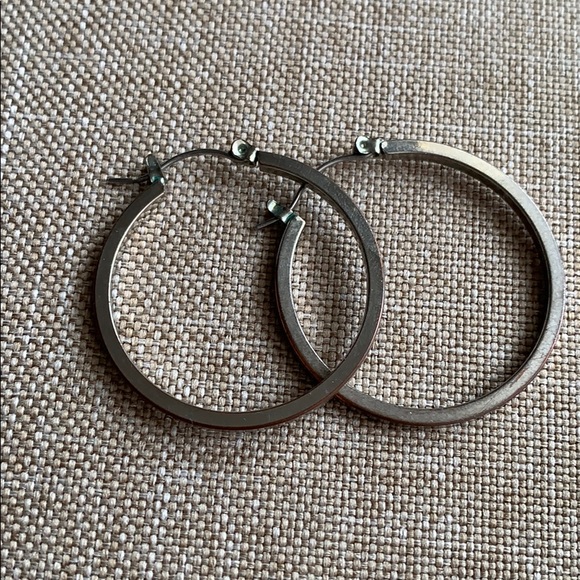 Simple Express Hoops - Picture 2 of 5